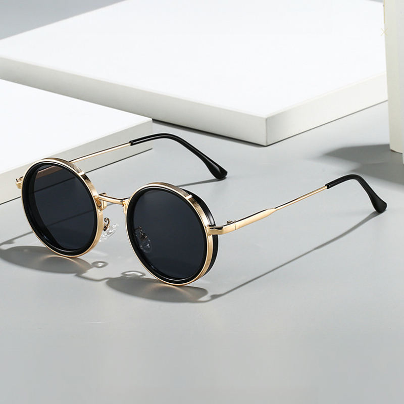 Men Fashion Photography - Lunettes de soleil de luxe unisexes